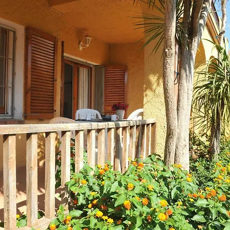 Tropicana Apartment *