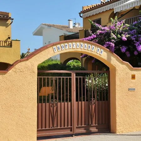 Tropicana Apartment